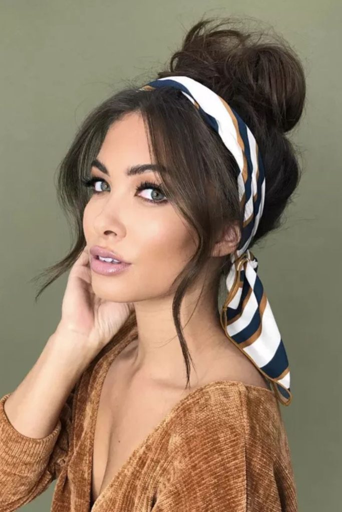 Bright and fresh, this soft bun with a pink bow is a sweet take on sunlit style. Set against a lush green background, it’s ideal for feminine hair looks and casual accessory ideas. A lovely pin for spring or summer hair inspiration.
#PinkHairBow #SoftHairstyle #CasualBunLook #FeminineStyle #SpringHairIdeas
