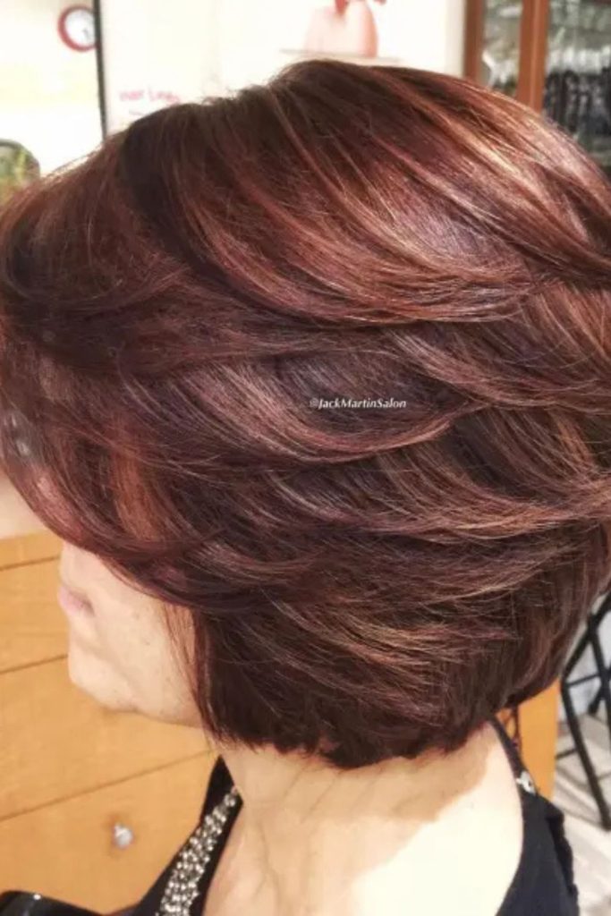 Soft bangs and shoulder-length blonde hair bring warmth and charm to this radiant look. With subtle makeup and a cozy setting, it's ideal for anyone looking for fresh blonde hairstyle ideas with a natural vibe. Pin it for everyday glam with bangs!
#BlondeWithBangs #ShoulderLengthHair #WarmLook #EverydayHairstyle #NaturalBeauty