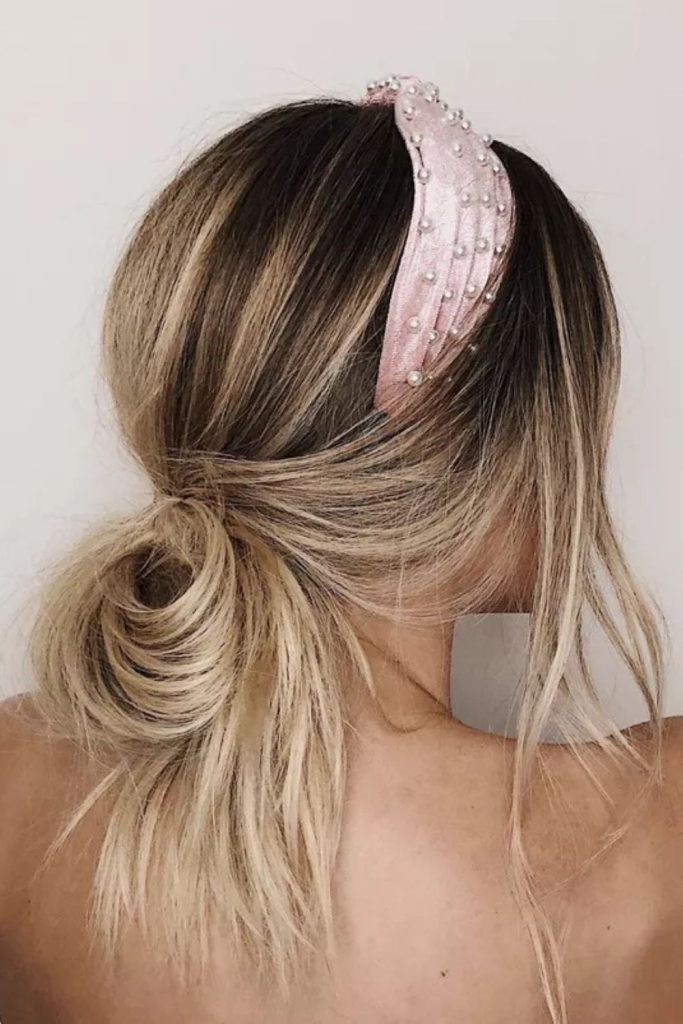 Serene and sophisticated, this dark hair bun paired with a black top and soft pose creates a timeless and polished look. A great example of classic updo hairstyles and effortless elegance. Pin it for everyday bun inspiration or minimalist beauty ideas.
#HairInABun #DarkHairStyle #UpdoHairstyle #MinimalistBeauty #ElegantLook
