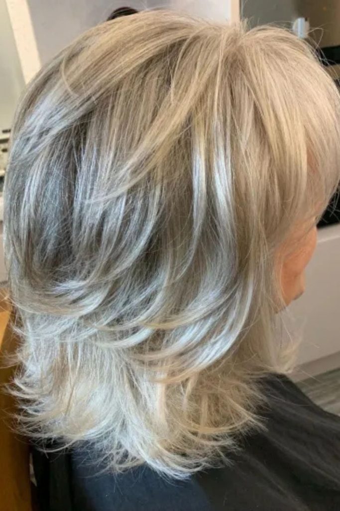 Layered shoulder-length blonde hair with light highlights shines in this relaxed salon setting. The soft cut adds body and flow, making it a favorite for low-maintenance, high-impact styles. Pin this for blonde hair ideas that blend style and ease!
#ShoulderLengthBlonde #LayeredHaircut #SalonInspo #SoftHighlights #EasyHairstyle