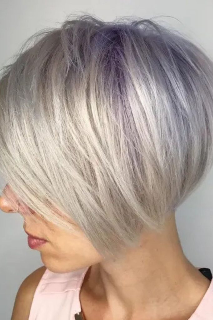 Add a whisper of lavender to your life with this smooth silver bob, layered to perfection for a sleek and stylish finish. This short hairstyle blends modern color with classic shape, offering a unique twist on the silver hair trend. Pin it if you're looking for elegant bob inspiration with a creative flair!
#SilverHair #LavenderBob #ShortHairstyles #LayeredCut #ModernHairInspo
