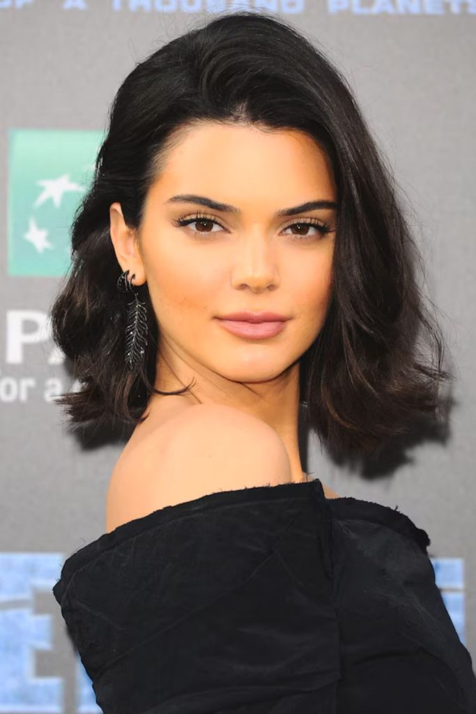 Velvet glamour meets confidence—this smiling woman shines in a deep green jacket, bold eye makeup, and a standout leopard necklace. A perfect mix of elegance and edge. Save this look for fall fashion or statement accessory inspiration.
#greenvelvet #boldmakeup #leopardjewelry #confidentwoman #fallstyle
